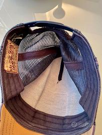 Cappellino Goorin Bros. blu con patch “Shark”