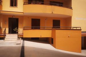 Appartamento con spazio esterno