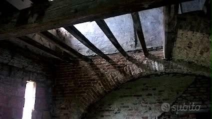 Rustico con oltre 3.600 m² di terreno - Vista 4