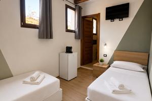Camera con letti singoli con bagno privato