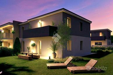 VILLA A SCHIERA A CASTELNUOVO DEL GARDA