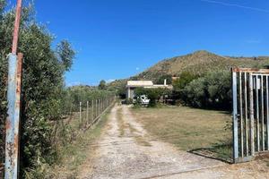 Villa di 280 m² con più di 5 locali a Mondragone
