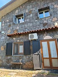 Villa con terreno vista Etna-classe energetica A2