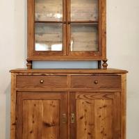 Credenza + vetrina, in larice, prima metà del 900