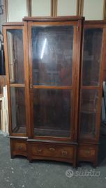 vetrina primi del 900 restaurata