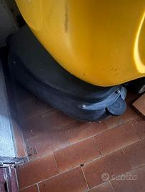 Lavapavimenti industriale doppiaspazzola Karcher