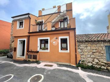 CASA SEMINDIPENDENTE A BAUNEI