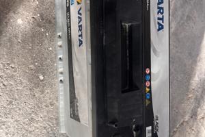 Batteria auto Varta Black Dynamic F6 90Ah 720A