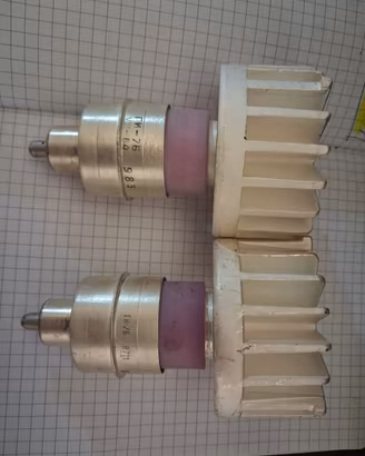 n2 valvole sovietiche metallo ceramiche GI7B 