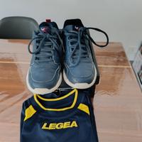 scarpe n.37 e maglietta Legea 
