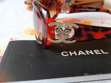 occhiali da sole Chanel perfetti nella loro custod