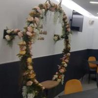 altalena in ferro con base per arredo