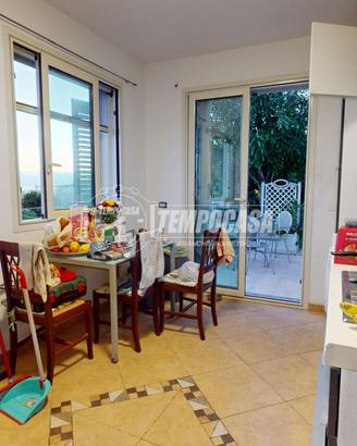 0AC64900 - VILLA INDIPENDENTE CON VISTA MARE