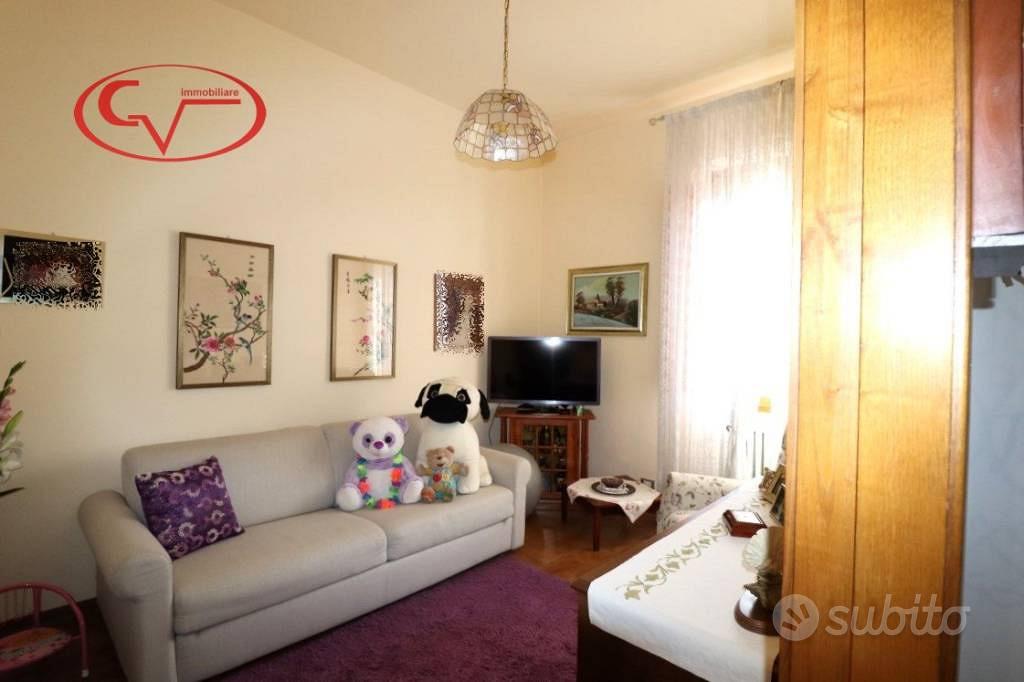 Appartamento di 120 m² con 5 locali a Montevarchi - Vista 3