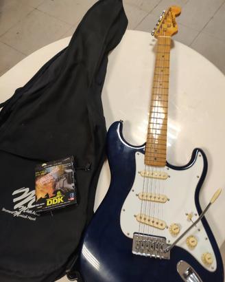CHITARRA ELETTRICA+AMPLIFICATORE+EQUALIZZATORE