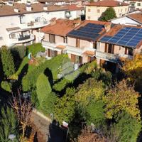 VILLA A SCHIERA A GUSSAGO