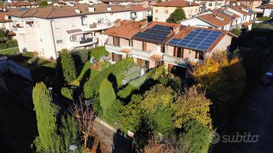 VILLA A SCHIERA A GUSSAGO