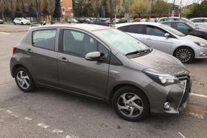 Toyota Yaris hybrid 2016