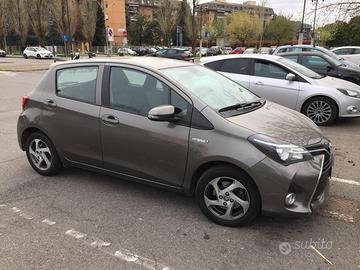 Toyota Yaris hybrid 2016