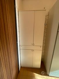 Armadietto bagno, ripostiglio, corridoio, cucina