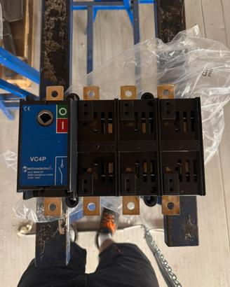 SEZIONATORE TECHNOELETRIC  VC4P 4x630A.  -5pz disp