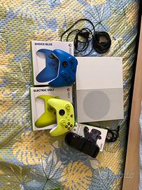 xbox one+2 controller+stazione di ricarica+8giochi