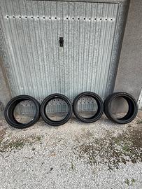 Gomme Pirelli 245/35/20 Anteriori e 275/30/20 post