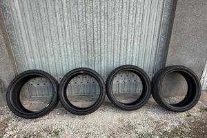 Gomme Pirelli 245/35/20 Anteriori e 275/30/20 post