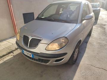 Auto usate prezzo poco trattabile