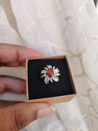 Anello regolabile in argento placcato con granato 