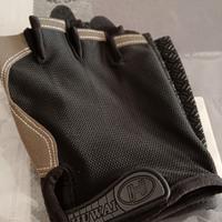 Guanti nuovi per bici o altri sport