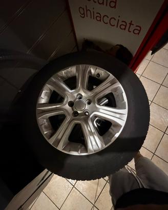 Pneumatici e cerchi diamantati range rover evoque
