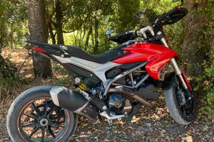 Ducati hyperstrada 821