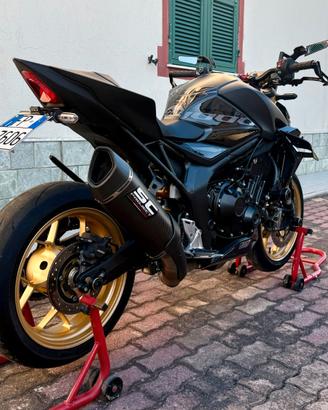 Honda CB 1000 Hornet SP (05/2025) – 8.000 km