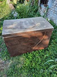 antico baule in legno anni 40