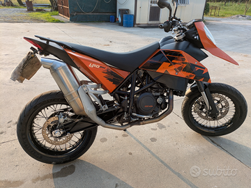 KTM 690 supermoto