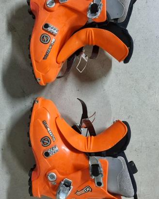 Scarponi da sci n. 38 SCARPA con suola Vibram