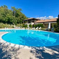 VILLA A SCHIERA A COSTERMANO