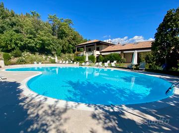 VILLA A SCHIERA A COSTERMANO