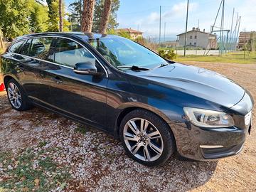 Volvo V60 D3 2.0 (04/2015)