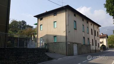 RUSTICO CON AREA ESTERNA