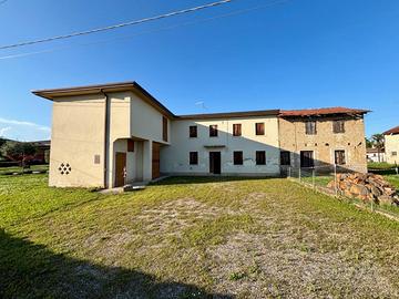 CASA INDIPENDENTE - ampio terreno edificabile e...