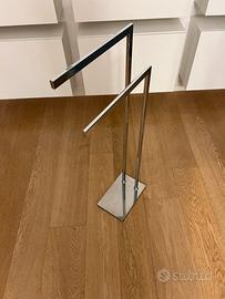 Piantana porta asciugamani in acciaio cromato