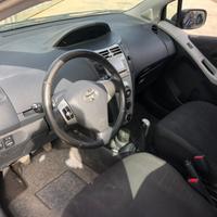 Toyota Yaris 1,4 90cv, cambio 6 marce RICAMBI