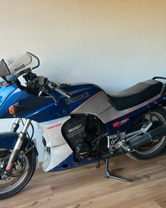 Kawasaki gpz 900 r