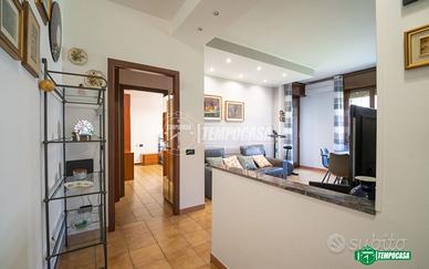 AMPIO TRILOCALE CON BOX DOPPIO