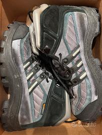 Scarponi da trekking Adidas da uomo taglia 42
