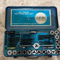 Scatola attrezzi per filettare