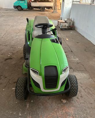 trattorino tagliaerba 