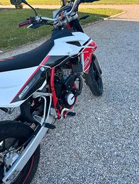 SWM Motard 125